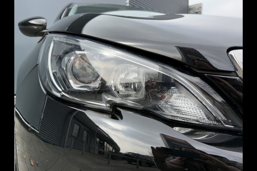 Peugeot 308 SW BWJ 10-2019 | 1.2PT 131PK Allure | PANO | TREKHAAK | CRUISE | CAMERA | CLIMA | NAVI | LEDER/STOF