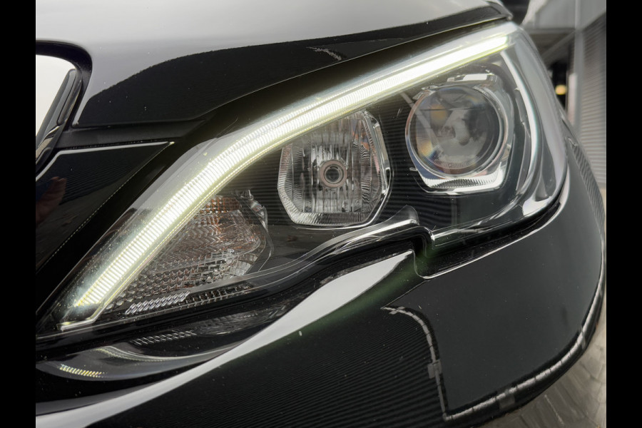 Peugeot 308 SW BWJ 10-2019 | 1.2PT 131PK Allure | PANO | TREKHAAK | CRUISE | CAMERA | CLIMA | NAVI | LEDER/STOF