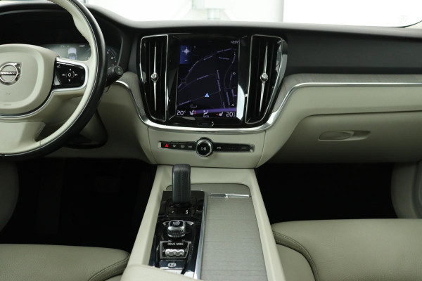 Volvo V60 Cross Country 2.0 B5 AWD Pro | Panoramadak | Leder | Stoel & stuurverwarming | Adaptive cruise | Memory | Carplay | Full LED | Keyless | Navigatie
