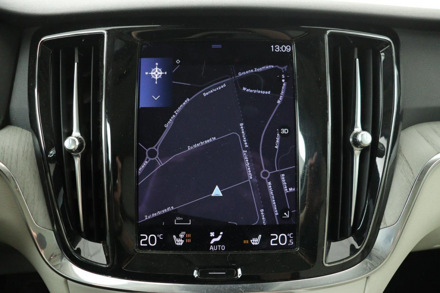 Volvo V60 Cross Country 2.0 B5 AWD Pro | Panoramadak | Leder | Stoel & stuurverwarming | Adaptive cruise | Memory | Carplay | Full LED | Keyless | Navigatie