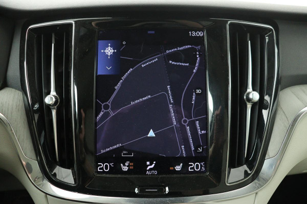 Volvo V60 Cross Country 2.0 B5 AWD Pro | Panoramadak | Leder | Stoel & stuurverwarming | Adaptive cruise | Memory | Carplay | Full LED | Keyless | Navigatie