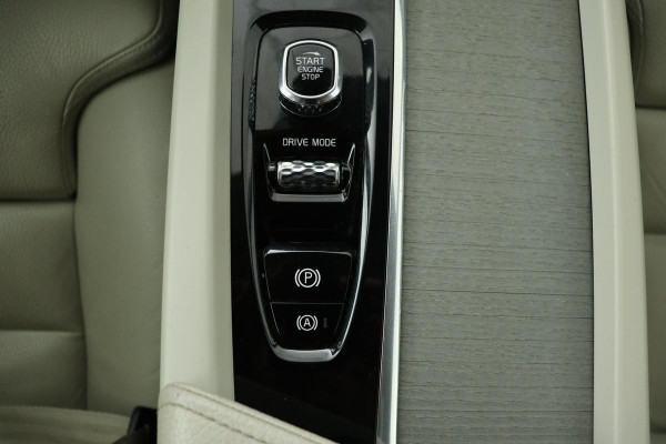 Volvo V60 Cross Country 2.0 B5 AWD Pro | Panoramadak | Leder | Stoel & stuurverwarming | Adaptive cruise | Memory | Carplay | Full LED | Keyless | Navigatie