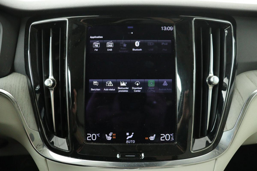 Volvo V60 Cross Country 2.0 B5 AWD Pro | Panoramadak | Leder | Stoel & stuurverwarming | Adaptive cruise | Memory | Carplay | Full LED | Keyless | Navigatie