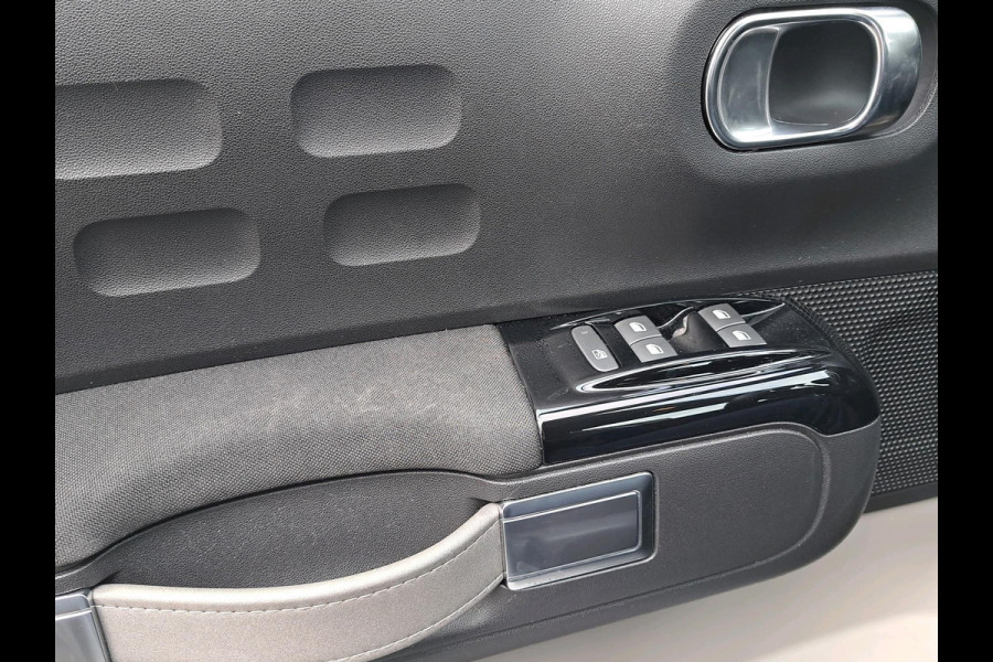 Citroën C3 1.2 PureTech Feel | zwart dak | navigatie | climate control | achteruitrijcamera