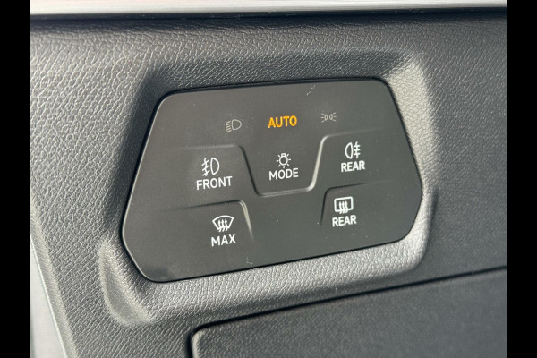 Seat Leon 1.5 eTSI FR Automaat | Panoramadak | Stoelverwarming | Achteruitrijcamera | LED verlichting | Stuurverwarming | Parkeersensoren