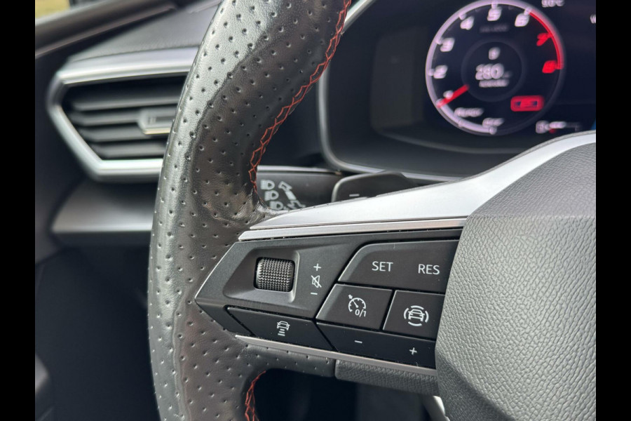 Seat Leon 1.5 eTSI FR Automaat | Panoramadak | Stoelverwarming | Achteruitrijcamera | LED verlichting | Stuurverwarming | Parkeersensoren