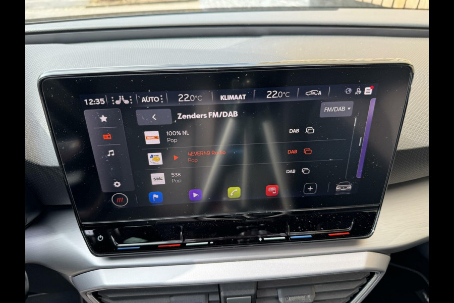Seat Leon 1.5 eTSI FR Automaat | Panoramadak | Stoelverwarming | Achteruitrijcamera | LED verlichting | Stuurverwarming | Parkeersensoren