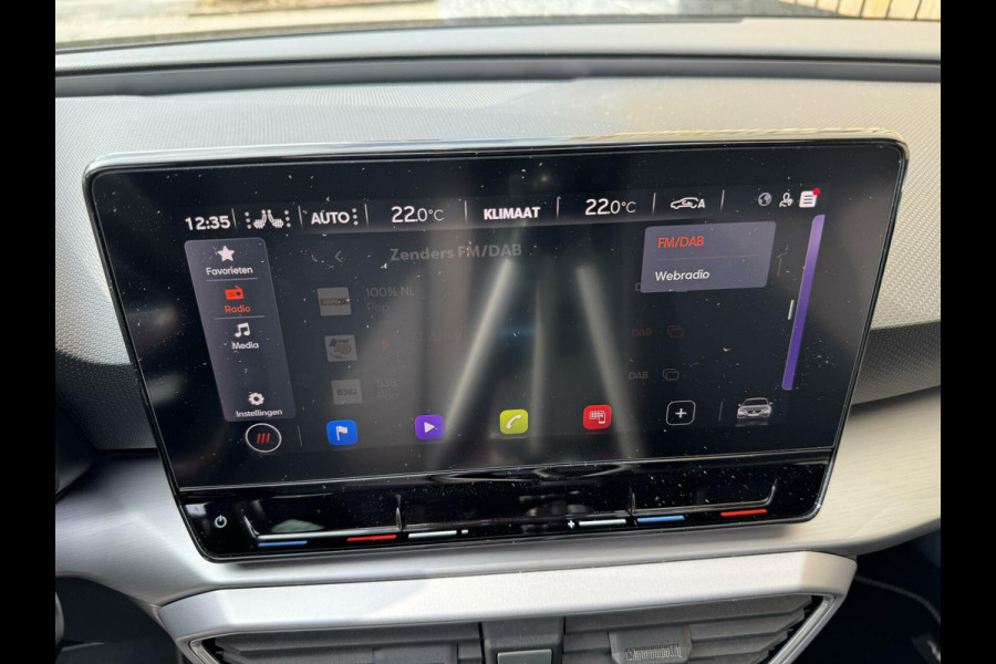 Seat Leon 1.5 eTSI FR Automaat | Panoramadak | Stoelverwarming | Achteruitrijcamera | LED verlichting | Stuurverwarming | Parkeersensoren