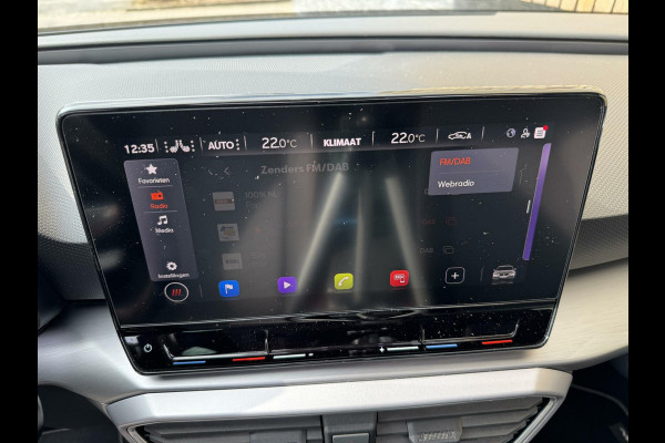 Seat Leon 1.5 eTSI FR Automaat | Panoramadak | Stoelverwarming | Achteruitrijcamera | LED verlichting | Stuurverwarming | Parkeersensoren