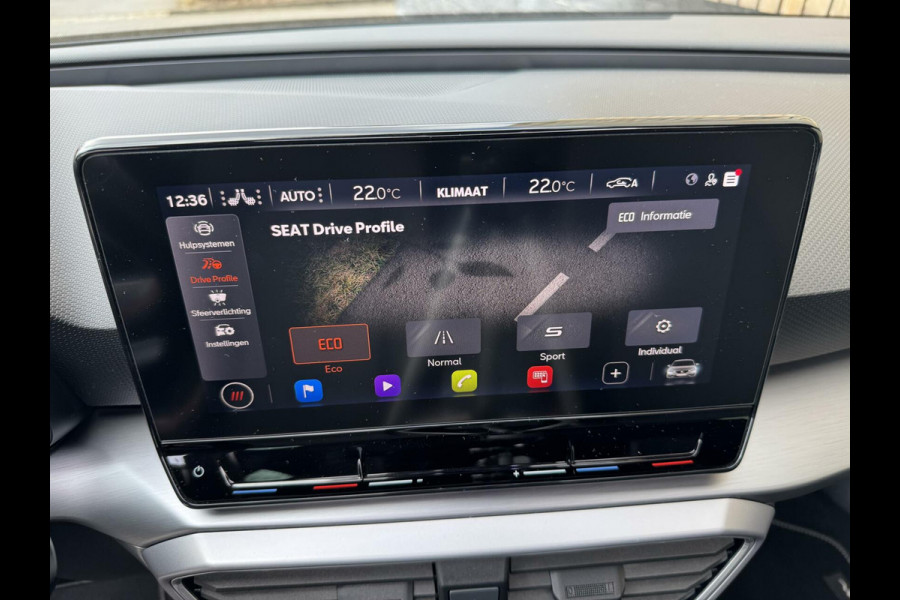 Seat Leon 1.5 eTSI FR Automaat | Panoramadak | Stoelverwarming | Achteruitrijcamera | LED verlichting | Stuurverwarming | Parkeersensoren