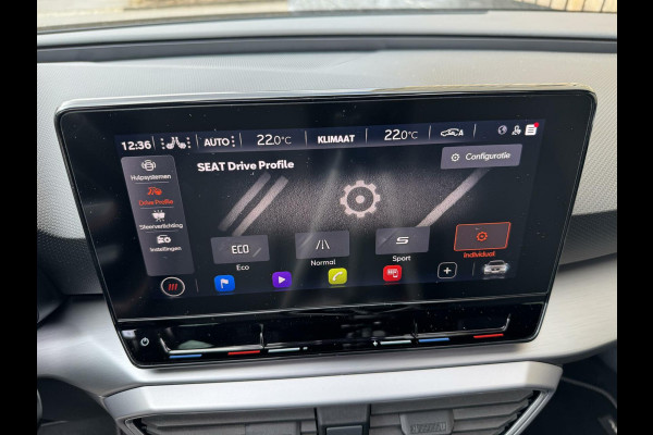 Seat Leon 1.5 eTSI FR Automaat | Panoramadak | Stoelverwarming | Achteruitrijcamera | LED verlichting | Stuurverwarming | Parkeersensoren