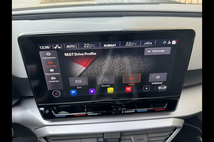 Seat Leon 1.5 eTSI FR Automaat | Panoramadak | Stoelverwarming | Achteruitrijcamera | LED verlichting | Stuurverwarming | Parkeersensoren