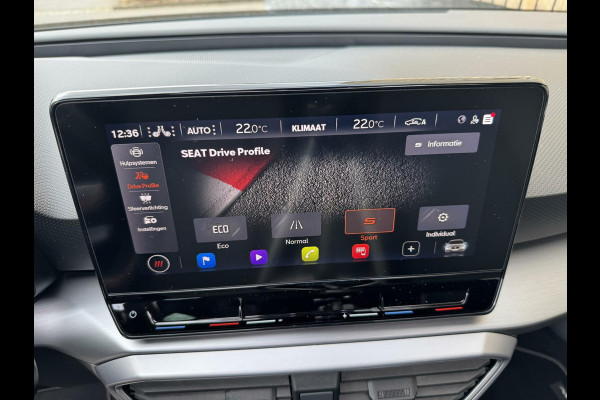 Seat Leon 1.5 eTSI FR Automaat | Panoramadak | Stoelverwarming | Achteruitrijcamera | LED verlichting | Stuurverwarming | Parkeersensoren