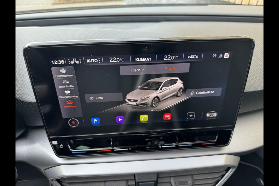 Seat Leon 1.5 eTSI FR Automaat | Panoramadak | Stoelverwarming | Achteruitrijcamera | LED verlichting | Stuurverwarming | Parkeersensoren