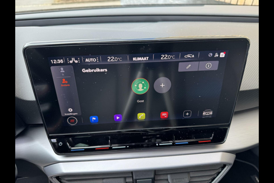 Seat Leon 1.5 eTSI FR Automaat | Panoramadak | Stoelverwarming | Achteruitrijcamera | LED verlichting | Stuurverwarming | Parkeersensoren