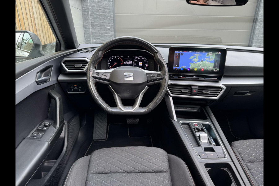 Seat Leon 1.5 eTSI FR Automaat | Panoramadak | Stoelverwarming | Achteruitrijcamera | LED verlichting | Stuurverwarming | Parkeersensoren