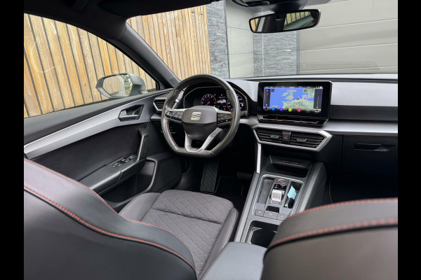 Seat Leon 1.5 eTSI FR Automaat | Panoramadak | Stoelverwarming | Achteruitrijcamera | LED verlichting | Stuurverwarming | Parkeersensoren