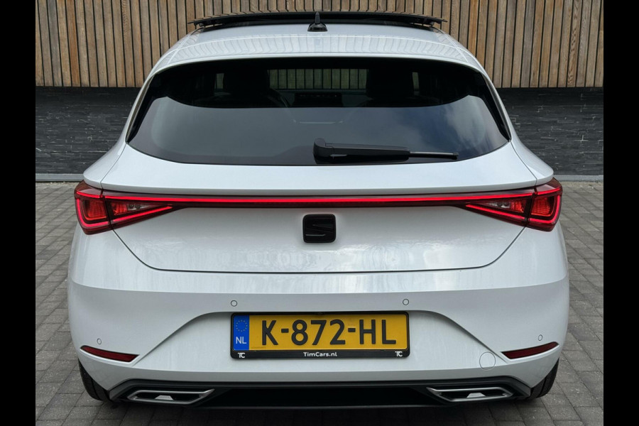 Seat Leon 1.5 eTSI FR Automaat | Panoramadak | Stoelverwarming | Achteruitrijcamera | LED verlichting | Stuurverwarming | Parkeersensoren