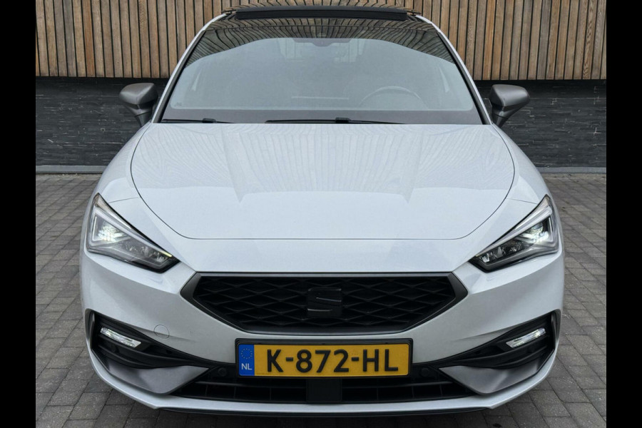 Seat Leon 1.5 eTSI FR Automaat | Panoramadak | Stoelverwarming | Achteruitrijcamera | LED verlichting | Stuurverwarming | Parkeersensoren