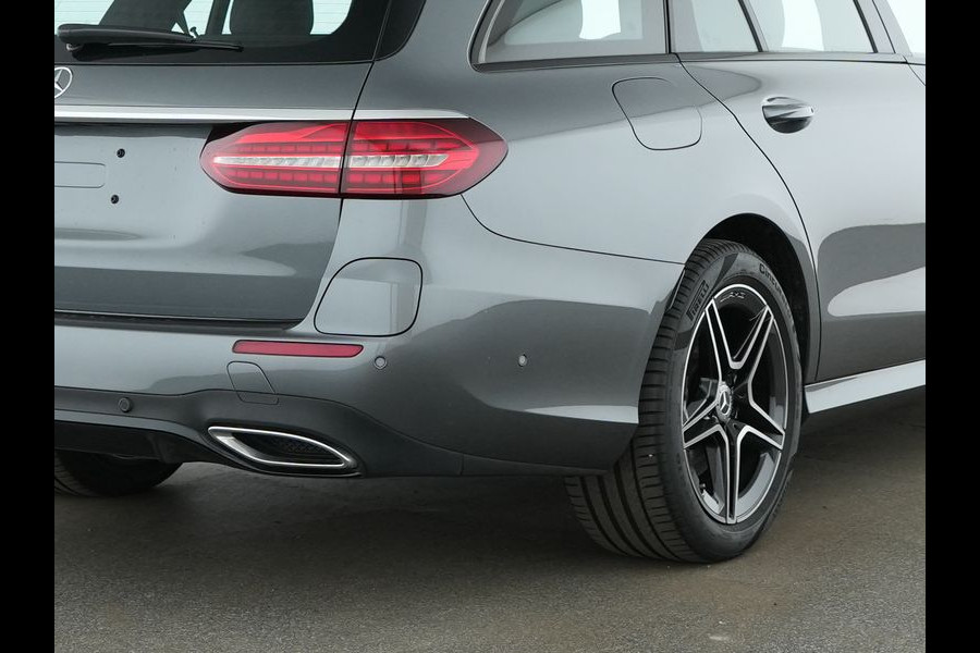 Mercedes-Benz E-Klasse Estate 300 e AMG Plug-In Hybride | AMG Line | Night Pakket | Schuif-Kanteldak | Rij-assistentiepakket Plus | Spiegel Pakket | Inclusief 24 maanden MB Certified garantie voor Europa.