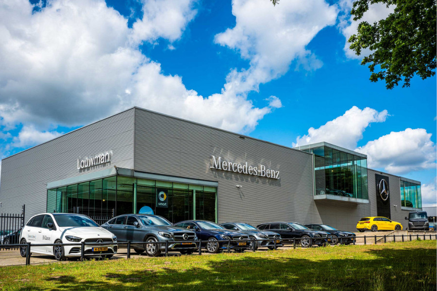 Mercedes-Benz E-Klasse Estate 300 e AMG Plug-In Hybride | AMG Line | Night Pakket | Schuif-Kanteldak | Rij-assistentiepakket Plus | Spiegel Pakket | Inclusief 24 maanden MB Certified garantie voor Europa.