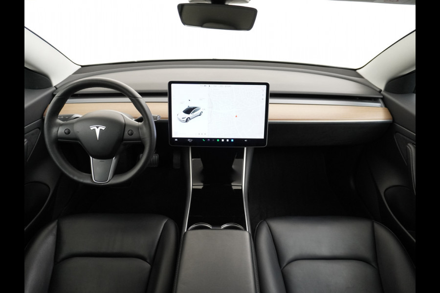 Tesla Model 3 SR+60kWh 325PK 19" AutoPilot Leer PanoDak Adaptive cruise Camera's Elektr.-Stuur+Stoelen+Spiegels+Geheugen+Easy-Entry+Verwarmde  Navi full map LED-a+v ACC Dual-ECC DAB Voorverwarmen interieur via App Keyless via Telefoonsleutel One-Pedal-Drive Orig. nlse auto tot 11kw laden thuis ! Snelladen Garantie Accu tot  10-12-2027 max 160.000km 1584kg licht!