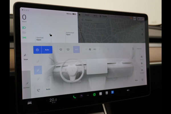 Tesla Model 3 SR+60kWh 325PK 19" AutoPilot Leer PanoDak Adaptive cruise Camera's Elektr.-Stuur+Stoelen+Spiegels+Geheugen+Easy-Entry+Verwarmde  Navi full map LED-a+v ACC Dual-ECC DAB Voorverwarmen interieur via App Keyless via Telefoonsleutel One-Pedal-Drive Orig. nlse auto tot 11kw laden thuis ! Snelladen Garantie Accu tot  10-12-2027 max 160.000km 1584kg licht!