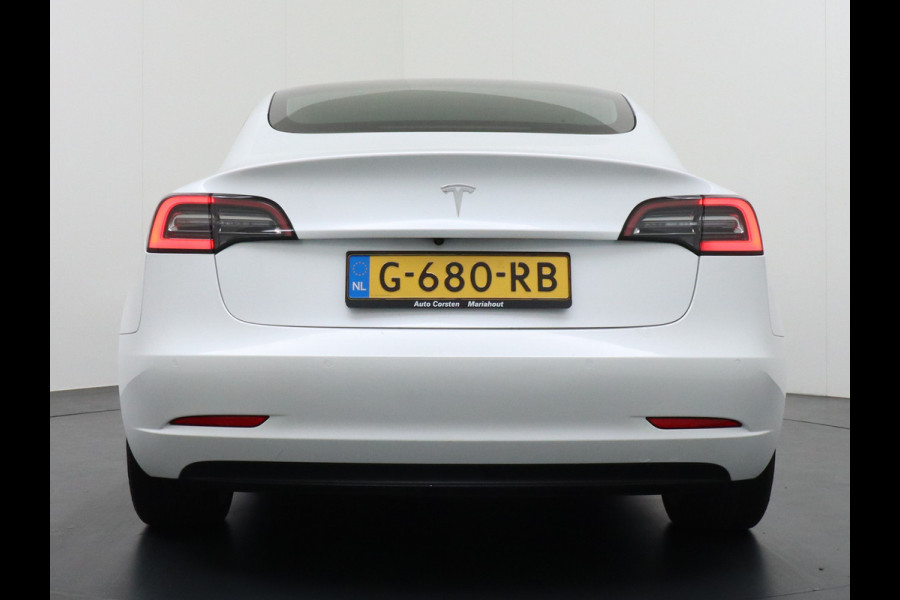 Tesla Model 3 SR+60kWh 325PK 19" AutoPilot Leer PanoDak Adaptive cruise Camera's Elektr.-Stuur+Stoelen+Spiegels+Geheugen+Easy-Entry+Verwarmde  Navi full map LED-a+v ACC Dual-ECC DAB Voorverwarmen interieur via App Keyless via Telefoonsleutel One-Pedal-Drive Orig. nlse auto tot 11kw laden thuis ! Snelladen Garantie Accu tot  10-12-2027 max 160.000km 1584kg licht!
