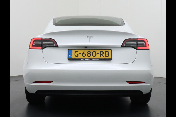 Tesla Model 3 SR+60kWh 325PK 19" AutoPilot Leer PanoDak Adaptive cruise Camera's Elektr.-Stuur+Stoelen+Spiegels+Geheugen+Easy-Entry+Verwarmde  Navi full map LED-a+v ACC Dual-ECC DAB Voorverwarmen interieur via App Keyless via Telefoonsleutel One-Pedal-Drive Orig. nlse auto tot 11kw laden thuis ! Snelladen Garantie Accu tot  10-12-2027 max 160.000km 1584kg licht!