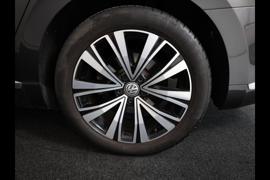 Volkswagen Arteon 1.5 TSI Elegance 150pk DSG| el.trekhaak | Alarm| Leer | 18'LM-velgen| verwarmdevoorruit