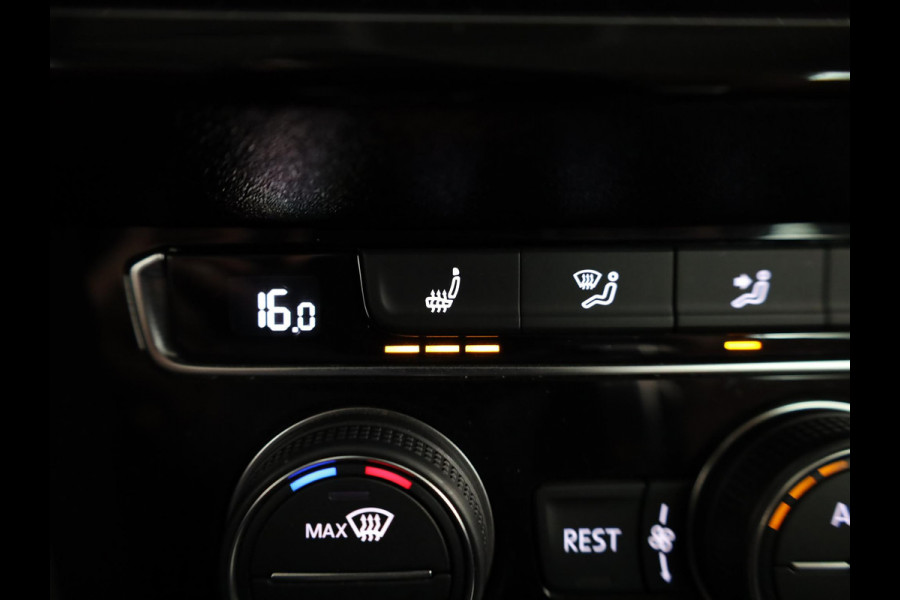 Volkswagen Arteon 1.5 TSI Elegance 150pk DSG| el.trekhaak | Alarm| Leer | 18'LM-velgen| verwarmdevoorruit