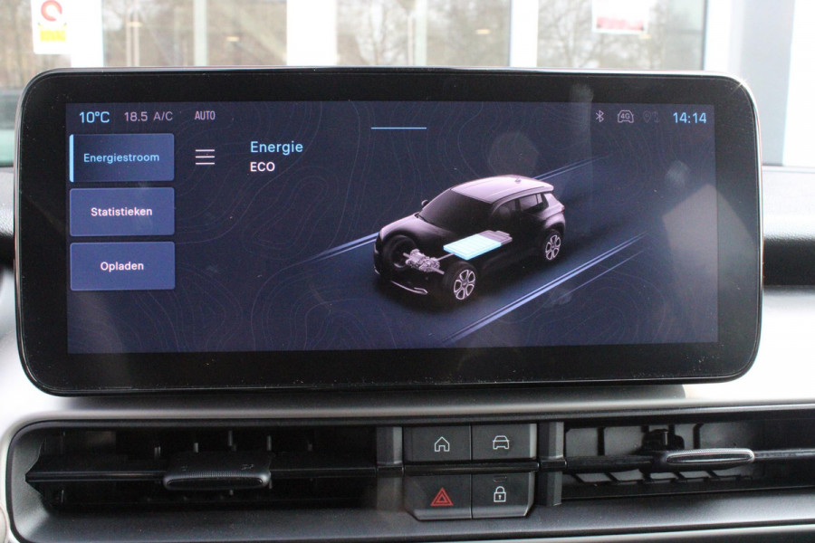 Jeep Avenger ALTITUDE 156PK 54 kWh | 3-FASE | ELEKTRISCH BEDIENBARE ACHTERKLEP | ACHTERUITRIJ CAMERA | NAVIGATIE | DRAADLOZE APPLE CARPLAY/ANDROID AUTO | ALL SEASON BANDEN | LICHTMETALEN VELGEN 17" | ADAPTIVE CRUISE CONTROL | DAB+ RADIO | DRAADLOZE TELEFOONLADER | KEYLESS ENTRY |
