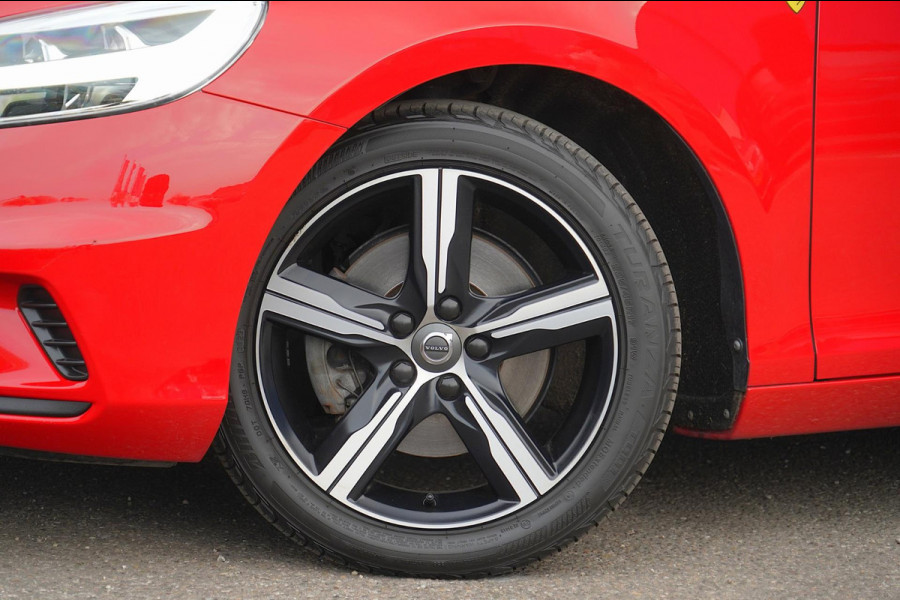 Volvo V40 2.0 T4 Business Sport / NL-Auto / 190 PK / Distributie recent verv. / Navigatie / Cruise / Climate