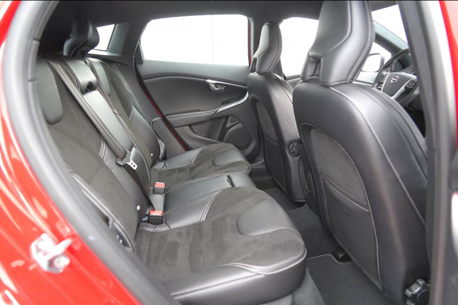 Volvo V40 2.0 T4 Business Sport / NL-Auto / 190 PK / Distributie recent verv. / Navigatie / Cruise / Climate