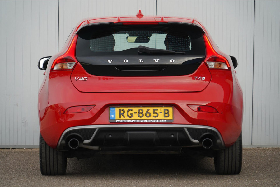 Volvo V40 2.0 T4 Business Sport / NL-Auto / 190 PK / Distributie recent verv. / Navigatie / Cruise / Climate