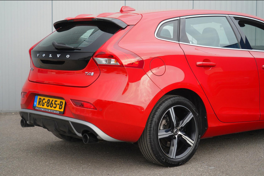 Volvo V40 2.0 T4 Business Sport / NL-Auto / 190 PK / Distributie recent verv. / Navigatie / Cruise / Climate
