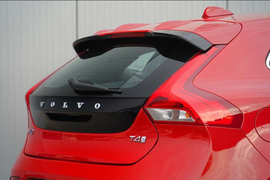 Volvo V40 2.0 T4 Business Sport / NL-Auto / 190 PK / Distributie recent verv. / Navigatie / Cruise / Climate