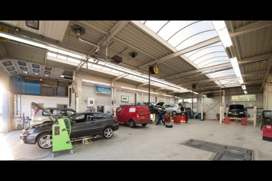 Volvo V40 2.0 T4 Business Sport / NL-Auto / 190 PK / Distributie recent verv. / Navigatie / Cruise / Climate