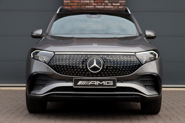 Mercedes-Benz EQB 300 4MATIC AMG Line 71 kWh | Facelift | Panoramadak | Distronic | Memory | Burmester | Keyless Go | Trekhaak | Verwarmd Stuurwiel | Surround Camera | HUD | Augmented Reality |