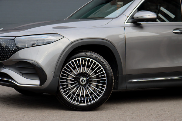 Mercedes-Benz EQB 300 4MATIC AMG Line 71 kWh | Facelift | Panoramadak | Distronic | Memory | Burmester | Keyless Go | Trekhaak | Verwarmd Stuurwiel | Surround Camera | HUD | Augmented Reality |