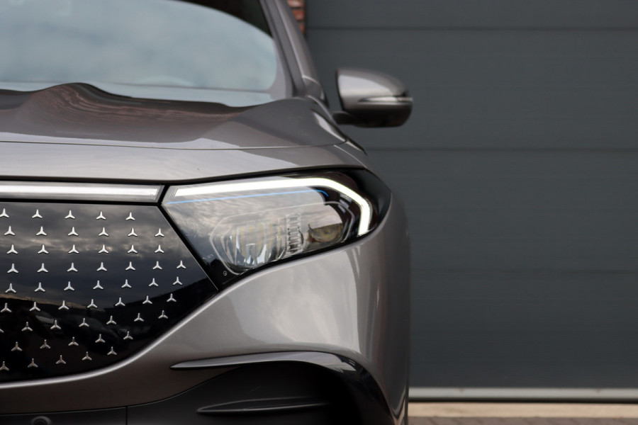Mercedes-Benz EQB 300 4MATIC AMG Line 71 kWh | Facelift | Panoramadak | Distronic | Memory | Burmester | Keyless Go | Trekhaak | Verwarmd Stuurwiel | Surround Camera | HUD | Augmented Reality |
