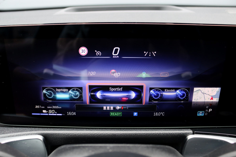 Mercedes-Benz EQB 300 4MATIC AMG Line 71 kWh | Facelift | Panoramadak | Distronic | Memory | Burmester | Keyless Go | Trekhaak | Verwarmd Stuurwiel | Surround Camera | HUD | Augmented Reality |