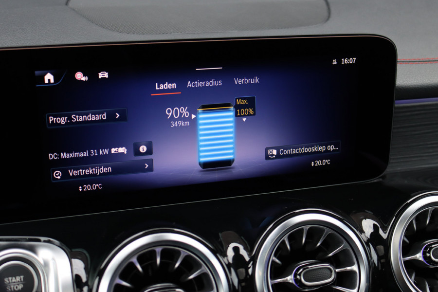 Mercedes-Benz EQB 300 4MATIC AMG Line 71 kWh | Facelift | Panoramadak | Distronic | Memory | Burmester | Keyless Go | Trekhaak | Verwarmd Stuurwiel | Surround Camera | HUD | Augmented Reality |
