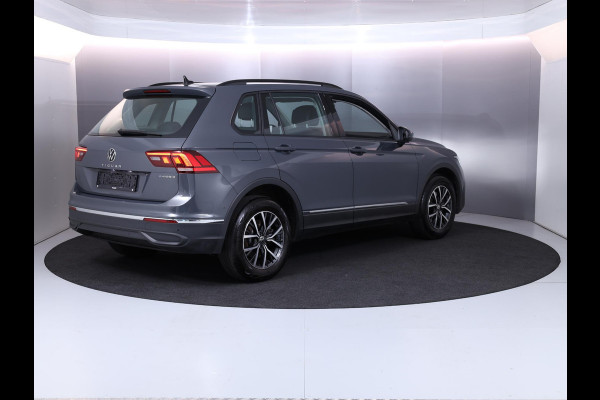 Volkswagen Tiguan 1.4 TSI eHybrid Life 245 pk Automaat (DSG) | Navigatie | Parkeersensoren (Park assist) | Achteruitrijcamera | Adaptieve cruise control | Stoelverwarming |
