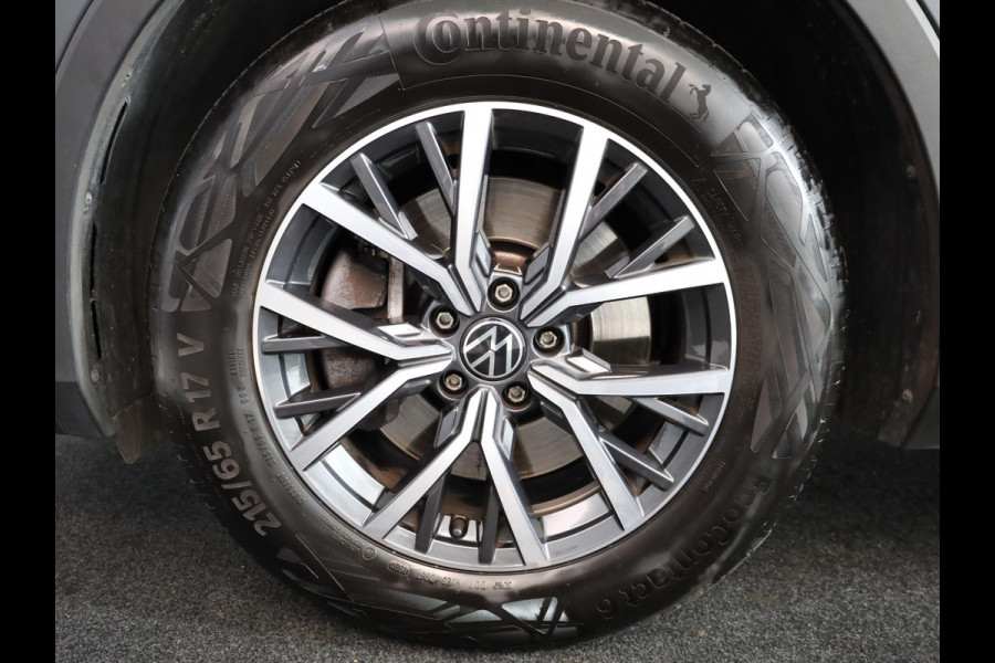 Volkswagen Tiguan 1.4 TSI eHybrid Life 245 pk Automaat (DSG) | Navigatie | Parkeersensoren (Park assist) | Achteruitrijcamera | Adaptieve cruise control | Stoelverwarming |