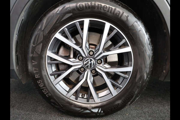 Volkswagen Tiguan 1.4 TSI eHybrid Life 245 pk Automaat (DSG) | Navigatie | Parkeersensoren (Park assist) | Achteruitrijcamera | Adaptieve cruise control | Stoelverwarming |