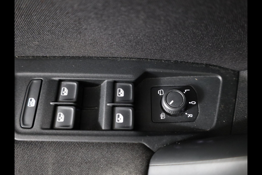 Volkswagen Tiguan 1.4 TSI eHybrid Life 245 pk Automaat (DSG) | Navigatie | Parkeersensoren (Park assist) | Achteruitrijcamera | Adaptieve cruise control | Stoelverwarming |