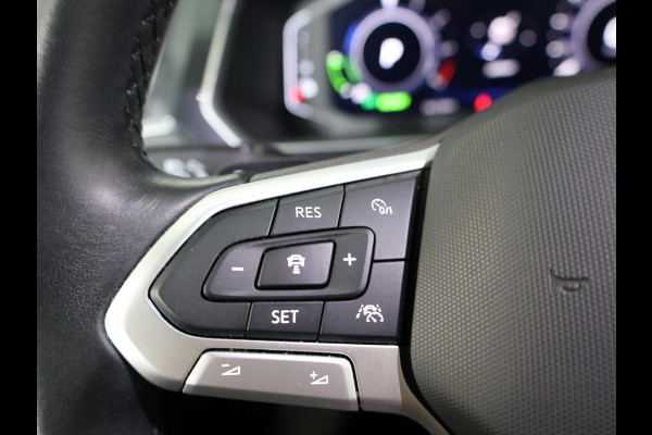 Volkswagen Tiguan 1.4 TSI eHybrid Life 245 pk Automaat (DSG) | Navigatie | Parkeersensoren (Park assist) | Achteruitrijcamera | Adaptieve cruise control | Stoelverwarming |