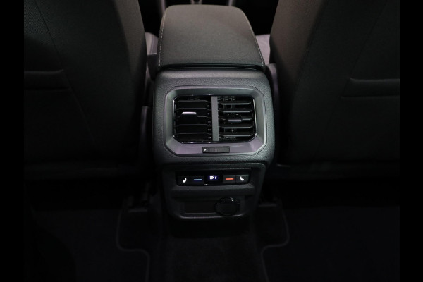 Volkswagen Tiguan 1.4 TSI eHybrid Life 245 pk Automaat (DSG) | Navigatie | Parkeersensoren (Park assist) | Achteruitrijcamera | Adaptieve cruise control | Stoelverwarming |