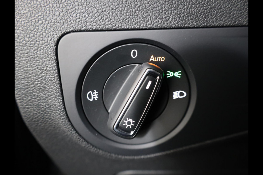 Volkswagen Tiguan 1.4 TSI eHybrid Life 245 pk Automaat (DSG) | Navigatie | Parkeersensoren (Park assist) | Achteruitrijcamera | Adaptieve cruise control | Stoelverwarming |